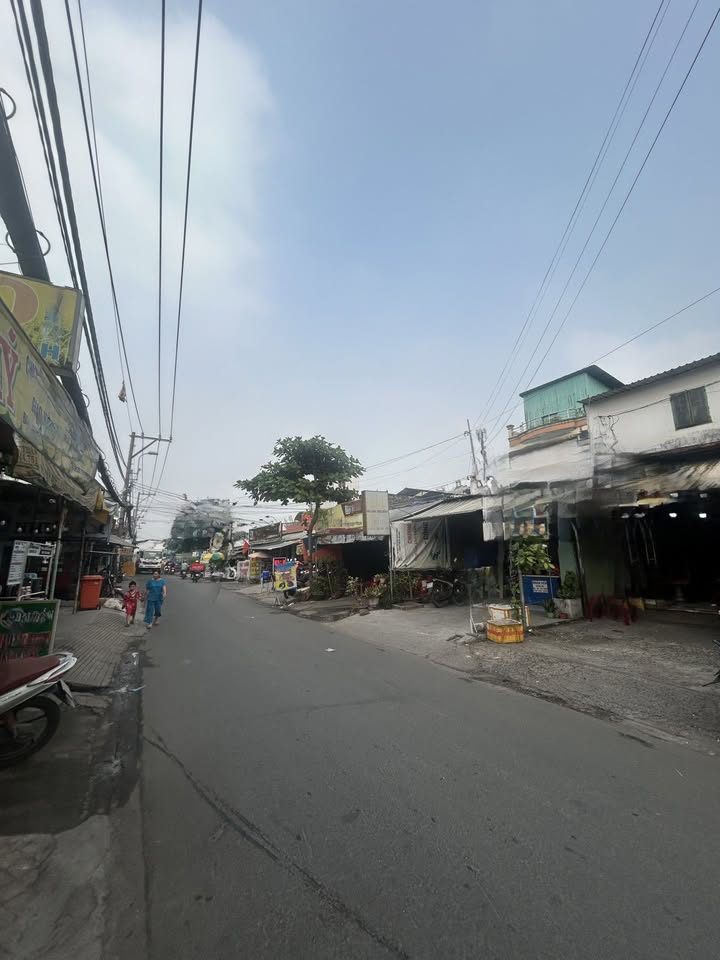 Nhà cấp 4 đường Chiến Lược, quận Bình Tân, diện tích 200m² giá 17.7 tỷ - Cơ hội đầu tư sinh lời!