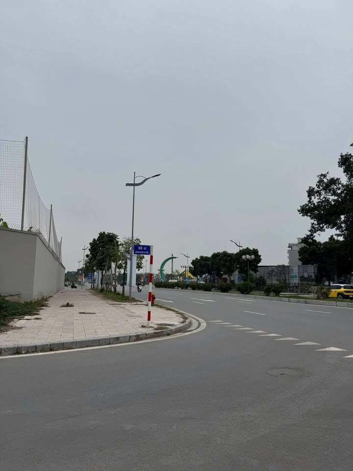 Đất Ngọc Thụy 290,6m² giá 89 tỷ - Lô góc kinh doanh đỉnh cao!