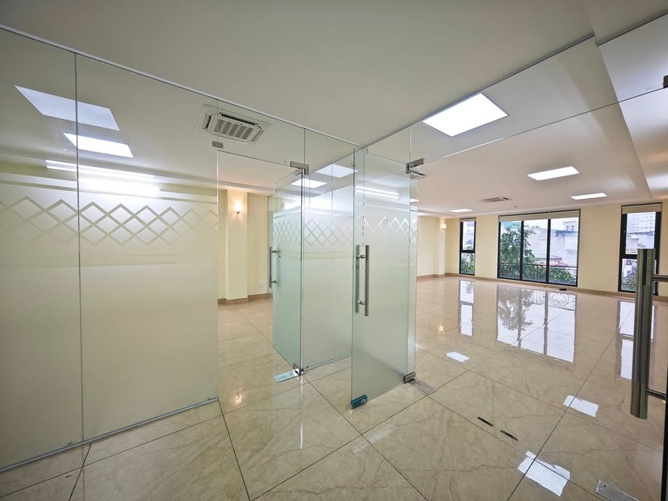 Văn phòng cho thuê Khuất Duy Tiến 45m² giá chỉ từ 8 triệu - Làm việc thoải mái với không gian sáng