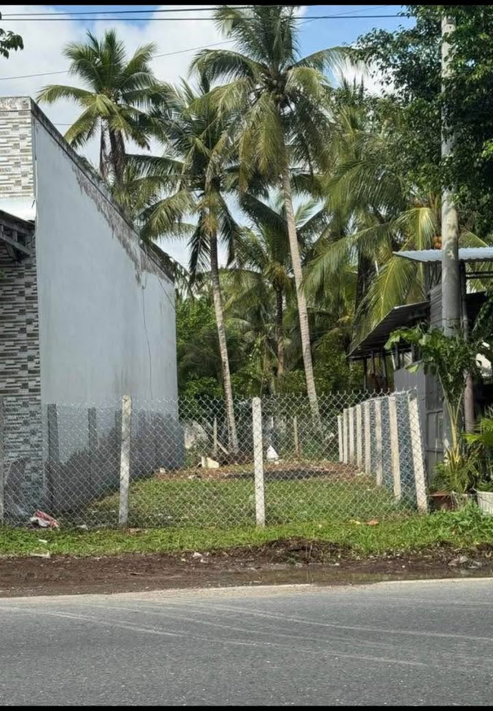 Đất nền Hòa Lộc, Mỏ Cày Bắc 108m² giá 895 triệu - Mặt tiền QL60 thuận lợi!