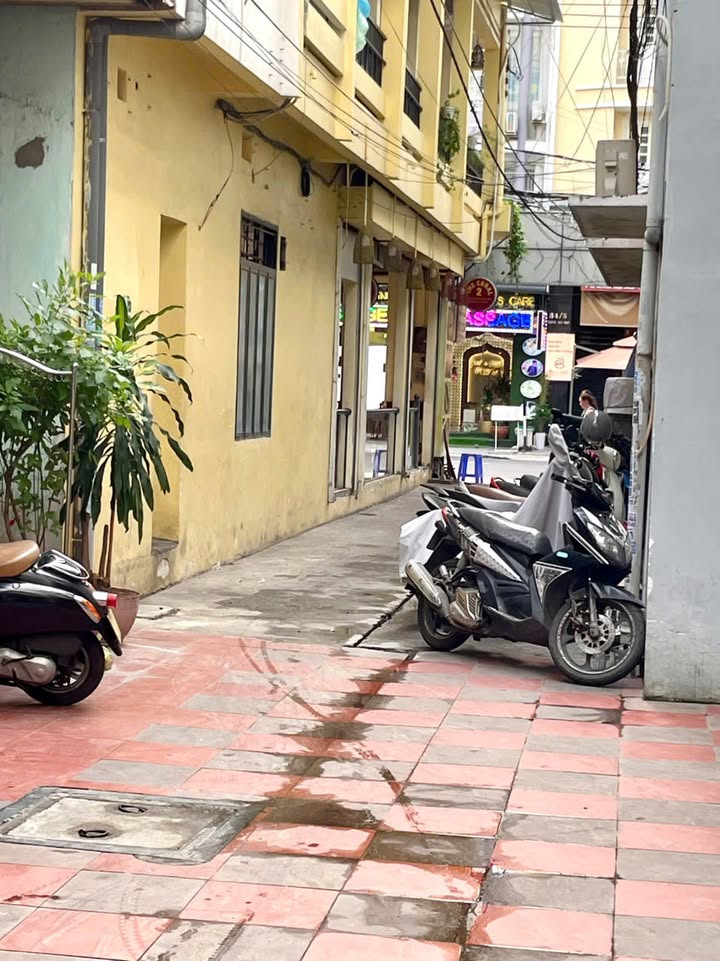 Mặt bằng kinh doanh cho thuê tại Nha Trang 70m² giá 15 triệu - Vị trí đắc địa, sẵn sàng hoạt động!