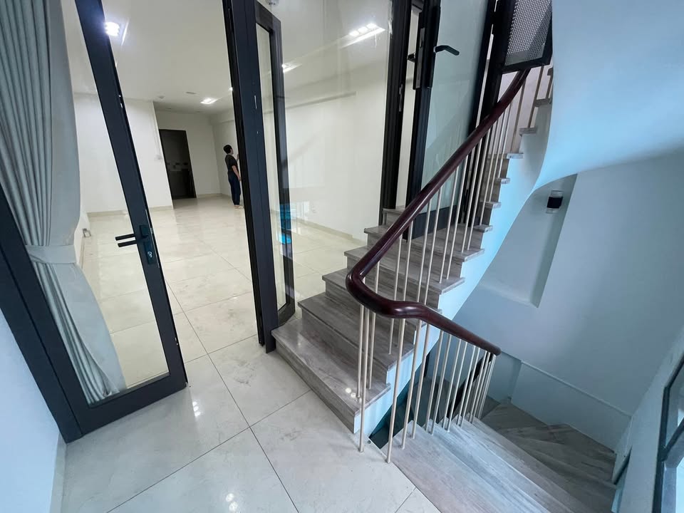 Nhà Mặt Phố Bạch Mai 60m² giá 60 triệu - Thiết kế thông minh, nhận nhà ngay!