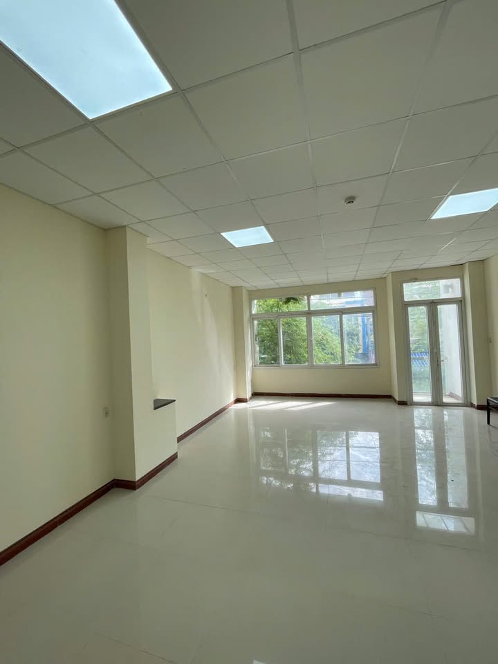 Nhà mặt tiền Lê Hồng Phong, Quy Nhơn 171m² giá 25 tỷ - Vị trí đắc địa, kinh doanh sầm uất!