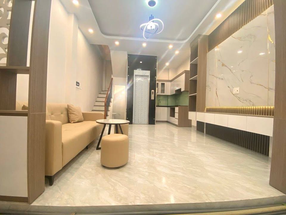 Nhà riêng Xuân La 55m² giá 15 tỷ - Sổ đỏ chính chủ, thang máy, ô tô vào nhà!