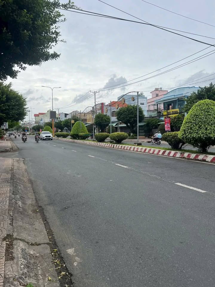 Nhà 1 Trệt 2 Lầu 61.4m² Phường Phước Hậu, Giá 2.8 Tỷ - Bán Gấp!