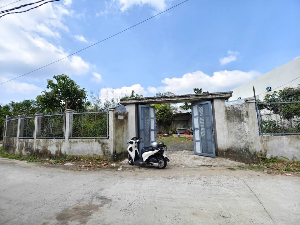 Bán khu nghỉ dưỡng 3 mặt tiền Phường Long Tuyền 317m² giá 3.5 tỷ - Vị trí đắc địa, tiện ích đầy đủ!