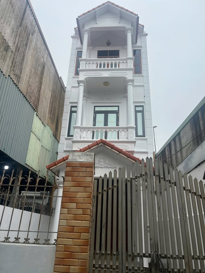 Nhà 3 tầng Đan Phượng Hà Nội 75.7m² giá 5.6 tỷ - Vị trí đẹp, pháp lý rõ ràng!