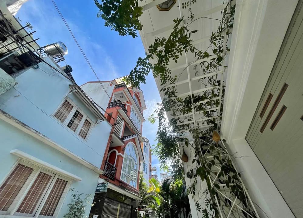 Nhà phố 2 mặt tiền Phan Đình Phùng Đà Lạt 127.25m² giá 10 tỷ - Hẻm ô tô vào tận nơi!