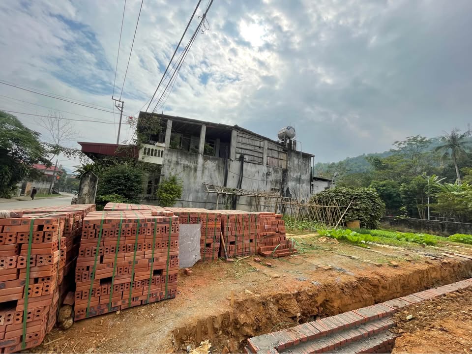 Đất nền Lào Cai 200m² giá 1.68 tỷ - Mặt tiền rộng, chính chủ!