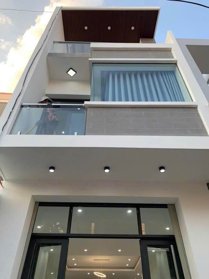 Nhà đẹp 1 trệt 2 lầu tại chợ Mỹ Phước, Long Xuyên 64m² giá 4 tỷ - Tiềm năng kinh doanh vượt trội!