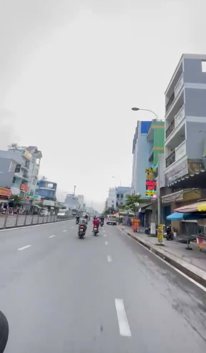 Nhà nguyên căn mặt tiền Tân Kỳ Tân Quý 5m - Tiện kinh doanh mọi ngành nghề!