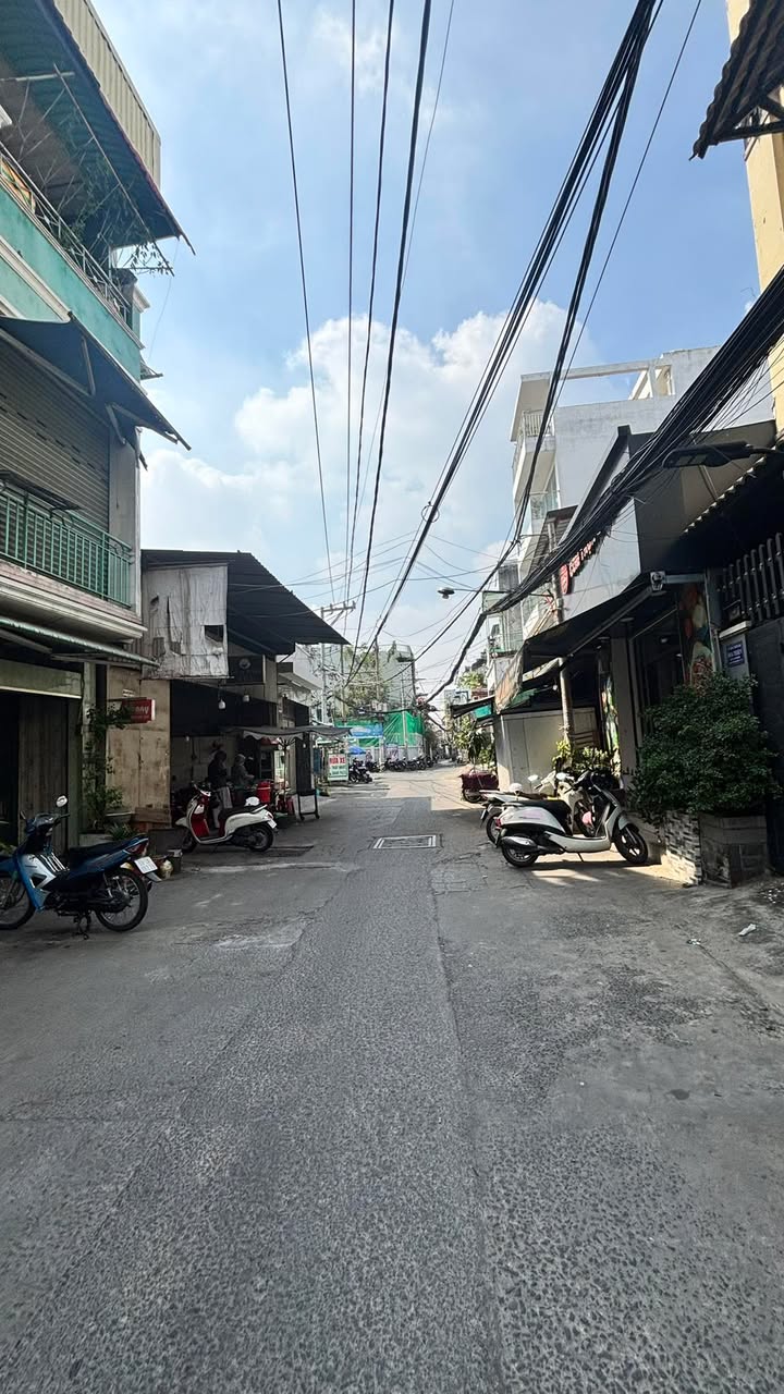 Nhà phố Bình Thạnh 76.5m² giá 8.5 tỷ - Hẻm xe hơi thoải mái!