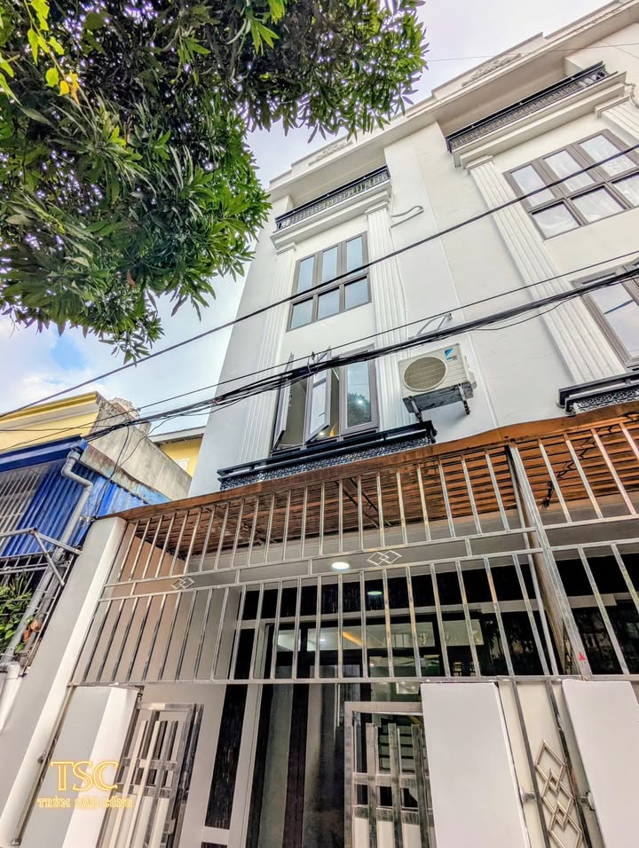 Nhà mặt ngõ thông Đông Khê 57m² giá 4.45 tỷ - Phong thủy vượng khí!