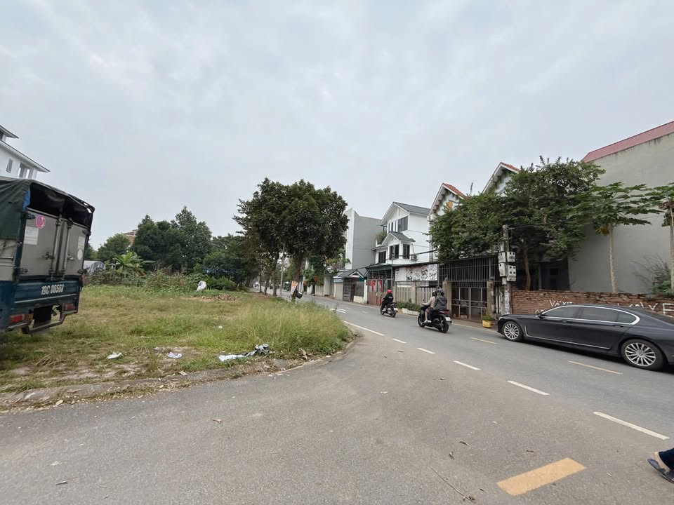 Lô biệt thự 2 mặt tiền KĐT Minh Phương 350m² - Vị trí đắc địa gần hồ!