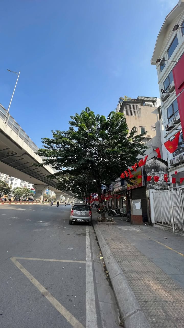 Nhà mặt phố Đại La, quận Hai Bà Trưng 150m² giá 95 triệu - Vị trí kinh doanh đỉnh cao!