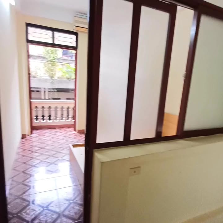 Nhà nguyên căn 3 tầng ngõ 242 Đường Láng 11.5 triệu - Chính chủ cho thuê ngay!