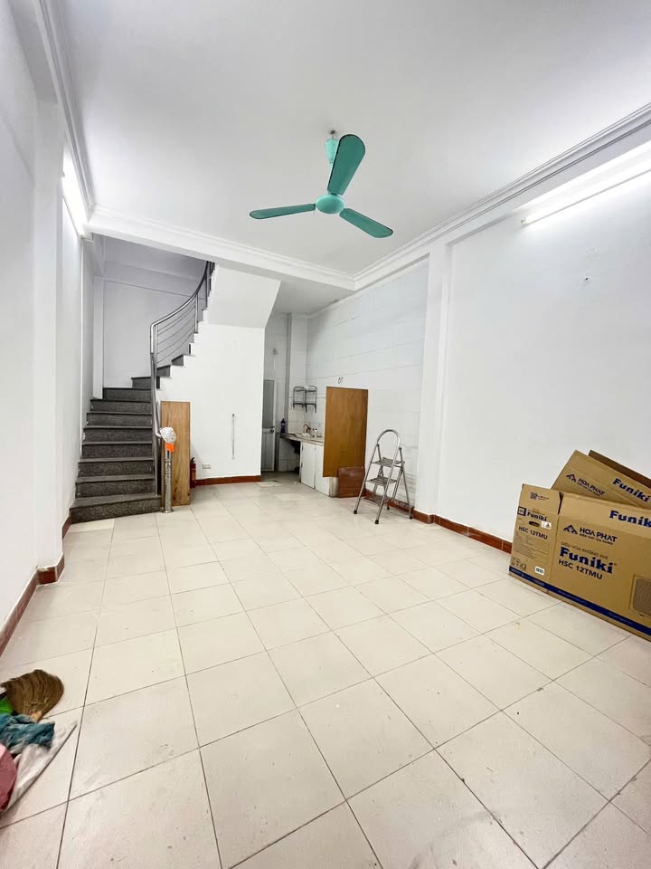 Nhà riêng 3 tầng Ngõ 82 Nguyễn Khuyến, Hà Đông 36m² - Chính chủ cho thuê ngay!