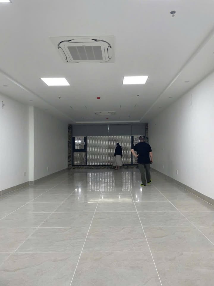 Cho thuê văn phòng 220m² tại Vũ Tông Phan, Thanh Xuân - Nhà mới 100% sẵn sàng vào làm việc!