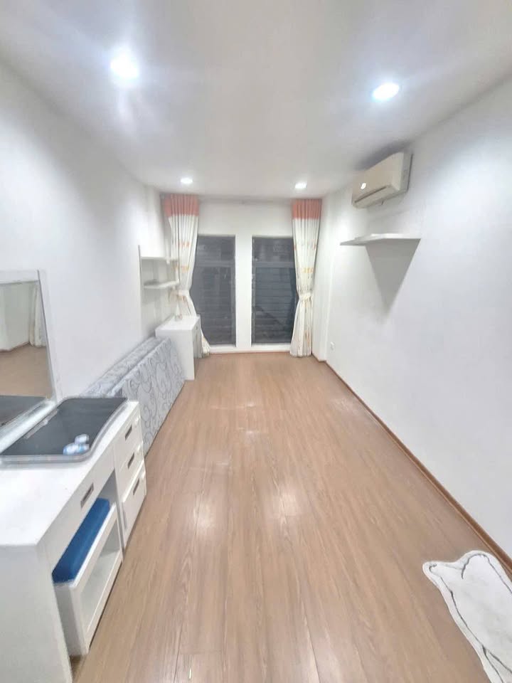 Nhà riêng phố Hoàng Hoa Thám, Ba Đình 35m² giá 14 triệu - Vị trí trung tâm, tiện ích đầy đủ!