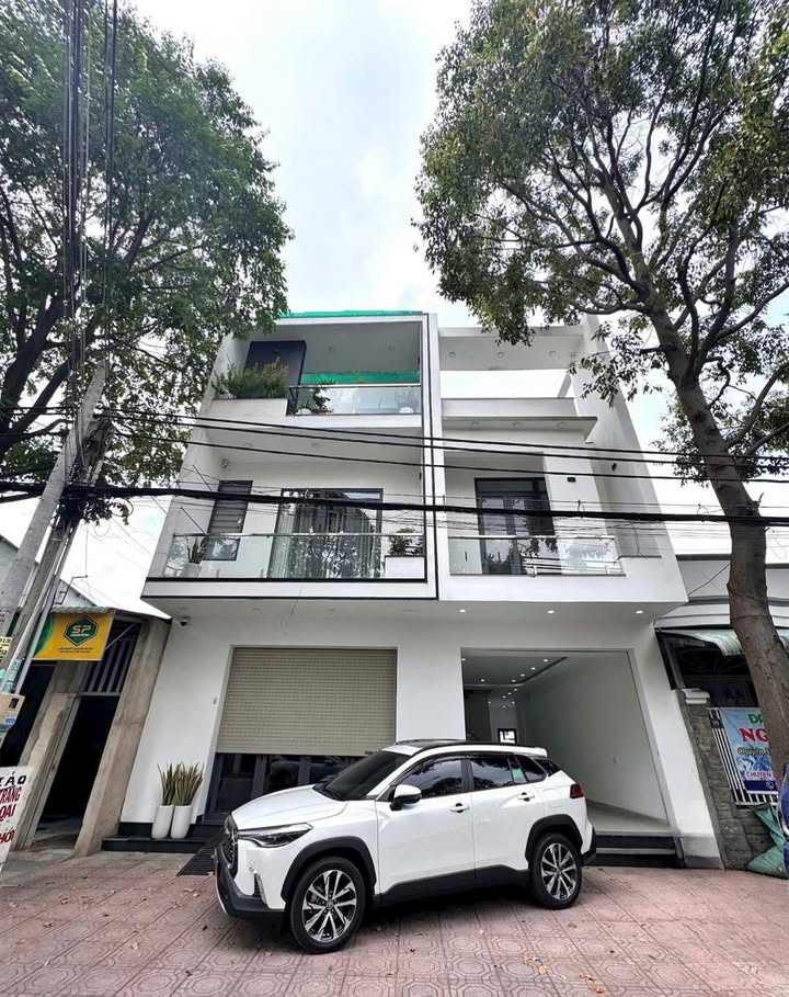 Nhà 2 Lầu mặt tiền Nguyễn Thành Phương, Biên Hòa 128m² giá 8.9 tỷ - Cơ hội đầu tư hấp dẫn!