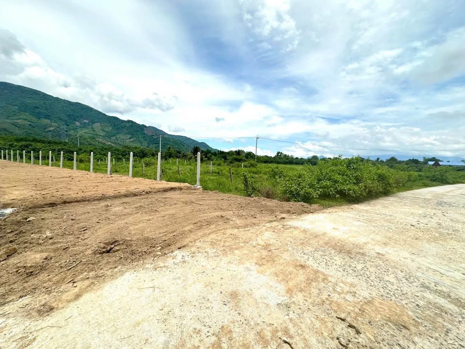 Đất thổ cư Suối Cát 350m² giá 1.07 tỷ - Cơ hội đầu tư hấp dẫn!