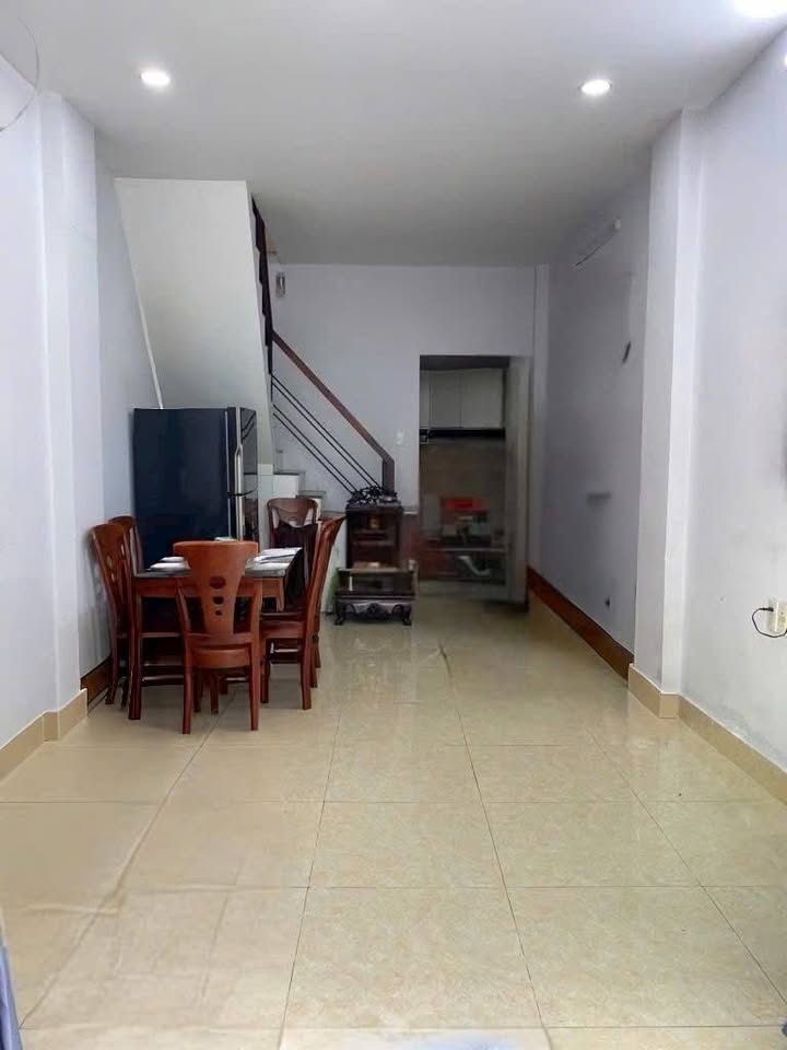 Nhà mặt tiền đường 3/2, Quận 5, 40m² giá 4.2 tỷ - Cơ hội hiếm có!