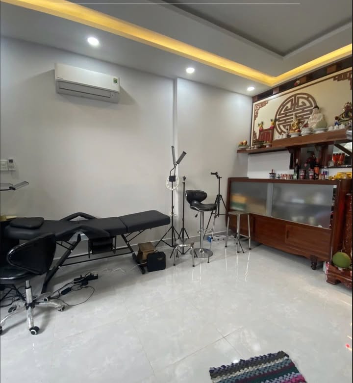 Nhà phố 2 tầng Trần Hưng Đạo, quận 5, 46m² giá 5 tỷ - Xách vali vào ở ngay!