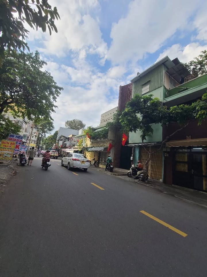 Nhà mặt tiền Lê Hồng Phong, Quận 5, 24m² giá 6.4 tỷ - Đầu tư sinh lời ngay!