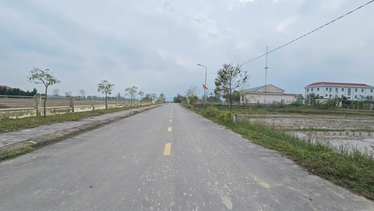 Đất nền Việt Xuyên 250m² giá 1 tỷ - Vị trí đắc địa gần sân vận động!