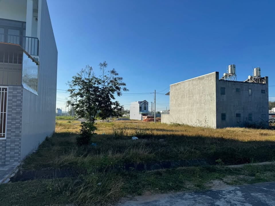 Đất nền khu đấu giá phường Ngô Mây, TP Kon Tum 128m² giá 700 triệu - Cơ hội đầu tư tuyệt vời!