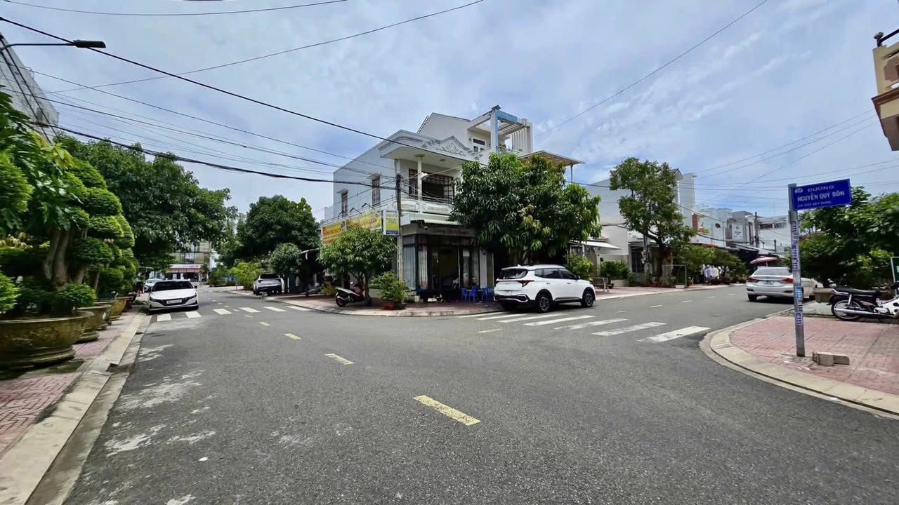 Nhà lầu góc 2 mặt tiền đường Nguyễn Văn Huyên, Phú Thuỷ, 74m² giá 5.5 tỷ - Cơ hội đầu tư hấp dẫn!