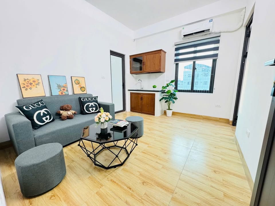 Căn hộ cho thuê Ngõ 634 Kim Giang 1PN giá 5.6 triệu - Nội thất đầy đủ, ban công riêng!