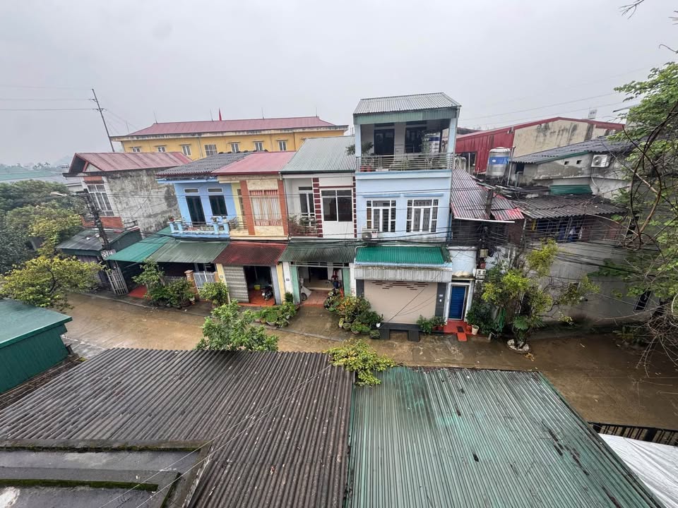 Nhà 3 tầng đường Lê Hồng Phong 90m² giá 2 tỷ - Vị trí an cư lý tưởng!