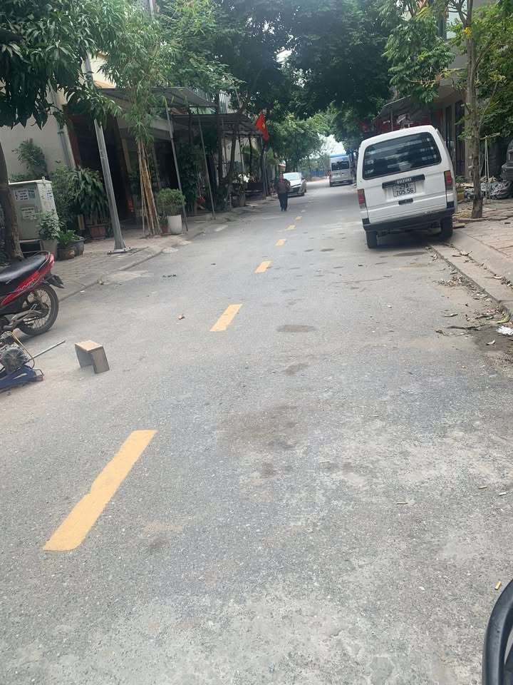 Nhà 6 tầng Nguyễn Thời Trung, Thạch Bàn 36m² giá 13.85 tỷ - Đầu tư sinh lời ngay!