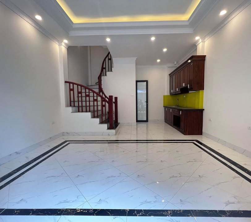 Bán nhà Thạch Bàn 35m² giá 5.85 tỷ - Nhà xây mới, vào ở ngay!