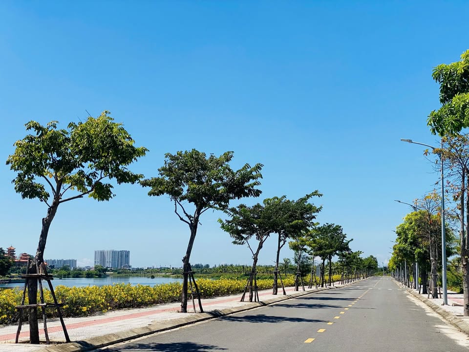 Đất biệt thự Đầm Sen, Hòa Quý, Đà Nẵng 150m² giá 7.6 tỷ - Cơ hội đầu tư tuyệt vời!