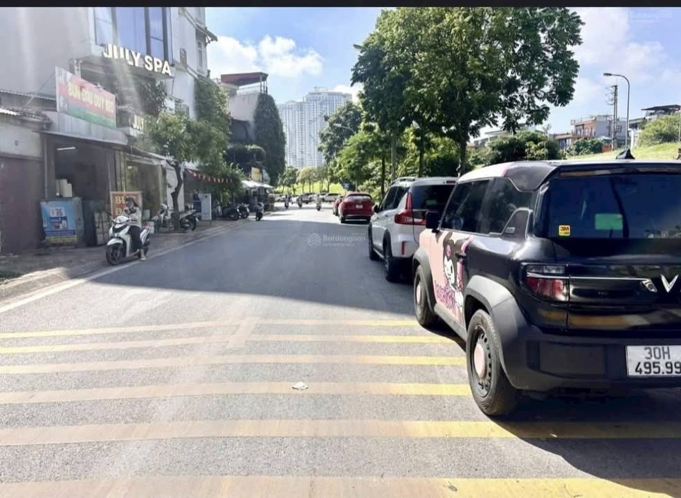 Nhà phố Ngọc Thụy, Long Biên 95m² giá 32.5 tỷ - Dòng tiền ổn định trên 500 triệu/năm!