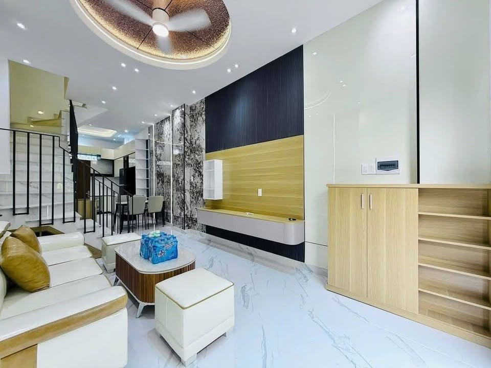 Nhà đẹp Minh Khai 45m² giá 8 tỷ - Lô góc thoáng mát, đầy đủ nội thất!