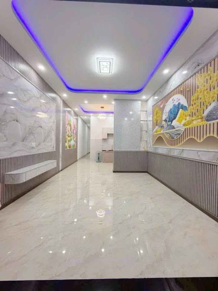 Nhà Phường 8 Đà Lạt 115m² giá 3.8 tỷ - Kiến trúc kiên cố, sân đậu ô tô!