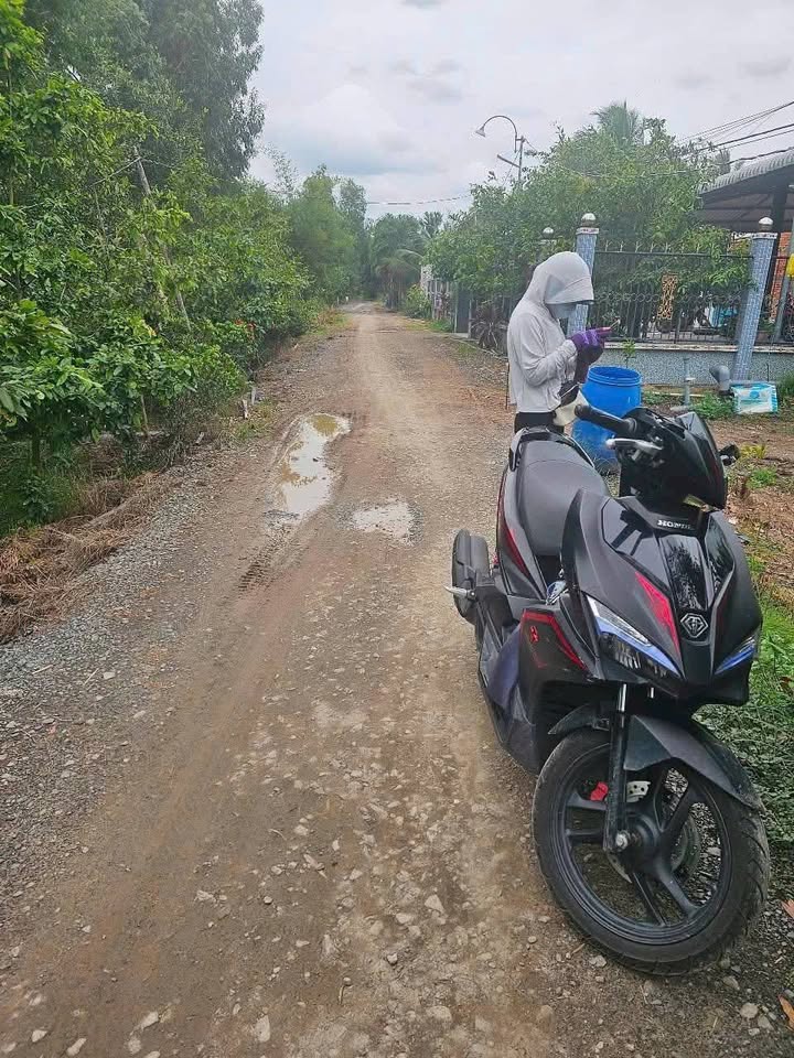 Nhà mặt tiền ĐH, Mỹ Hạnh Đông, 330m² giá 660 triệu - Khu đông dân, xe hơi vào tận nhà!