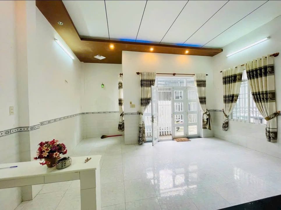 Nhà cho thuê 2 tầng tại Ngọc Hiệp, Nha Trang - Giá 5.5 triệu/tháng, đầy đủ tiện nghi!