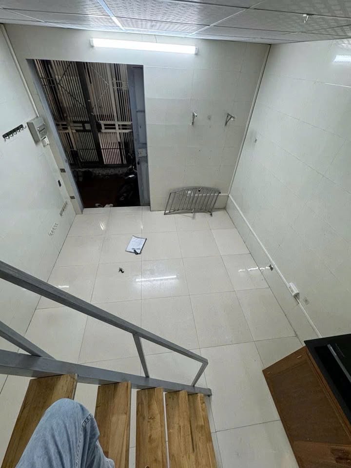 Nhà phố Vĩnh Hưng 17m² giá 1.8 tỷ - 2 mặt thoáng, gần trường học