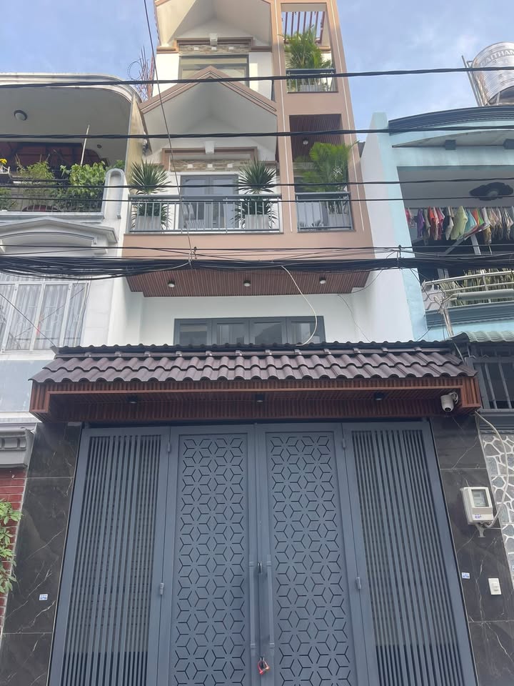 Nhà phố 5 tầng Phạm Văn Bạch 73m² giá 9 tỷ - Khu dân trí cao, an ninh!