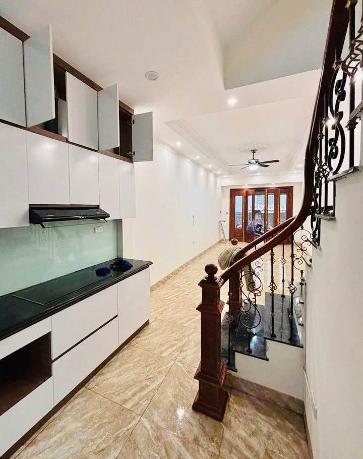 Nhà lô góc Trần Cung, Cầu Giấy 37m² giá 8 tỷ - Sổ đỏ chính chủ, không quy hoạch!