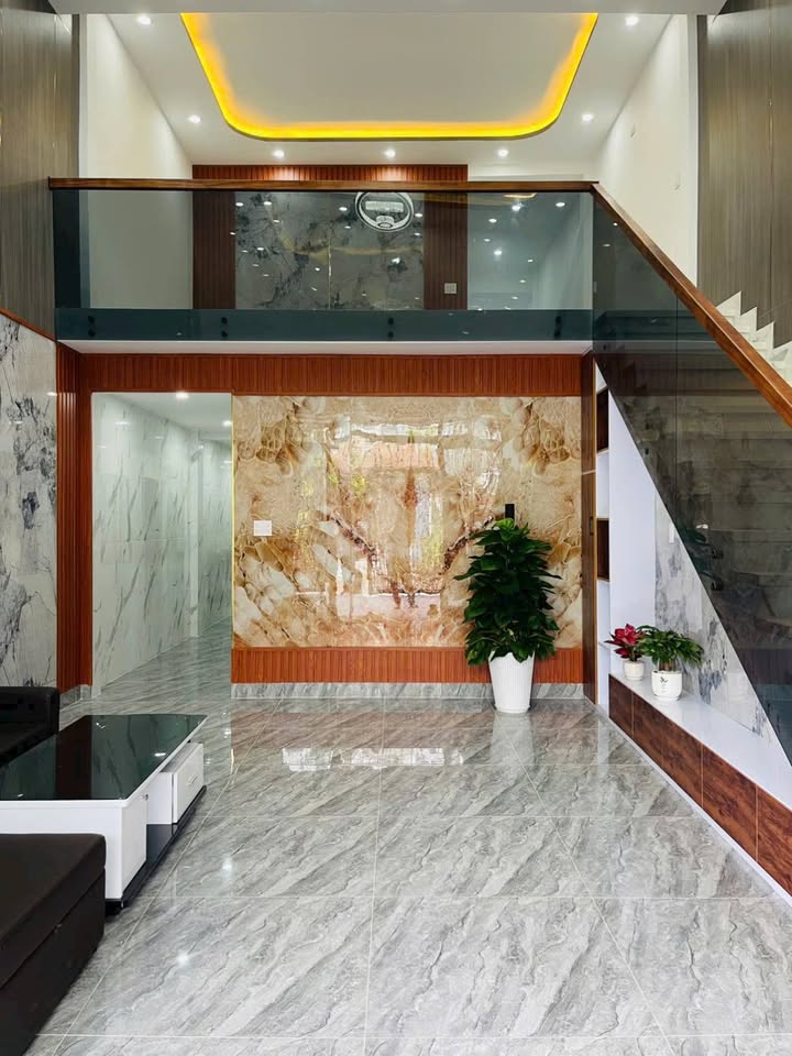 Nhà 1.5 tầng đường Vũ Miên, Hòa Xuân, 100m² giá 5 tỷ - Vị trí đẹp, gần ngã tư!