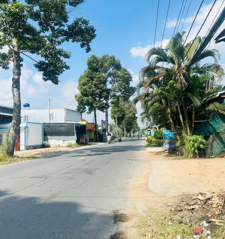 Đất mặt tiền đường Nguyễn Thị Định, Phú Khương, 547m² giá 9.3 tỷ - Thích hợp kinh doanh