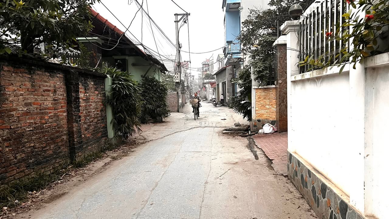 Bán đất Thanh Mai - Thanh Oai 69m² giá 2,3 tỷ - Sổ đỏ chính chủ, đầu tư sinh lời!