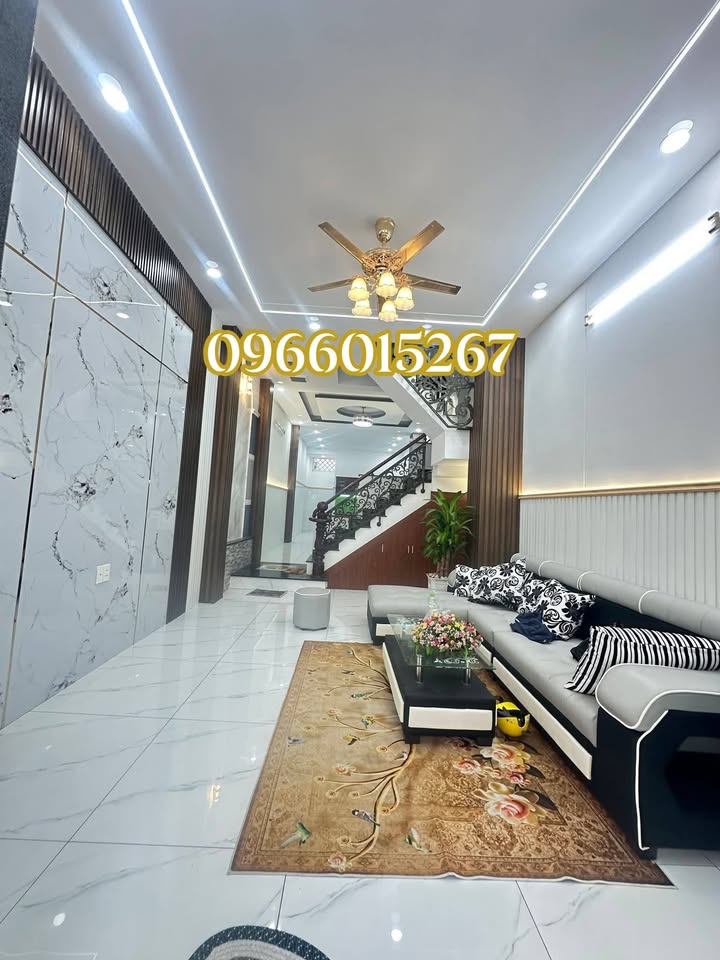 Nhà đẹp Kim Ngưu 52m² giá 8.3 tỷ - Ngõ rộng ô tô đỗ cửa!
