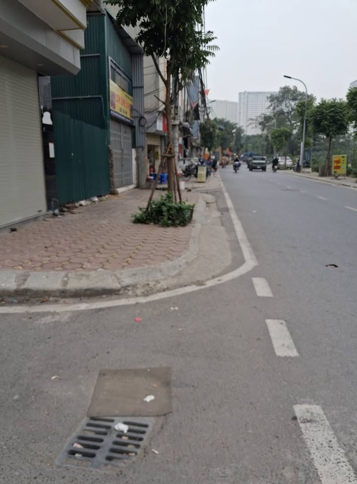 Nhà mặt đường Cầu Hữu Hòa, 61m² giá 15 tỷ - Lô góc đẹp, kinh doanh tốt!