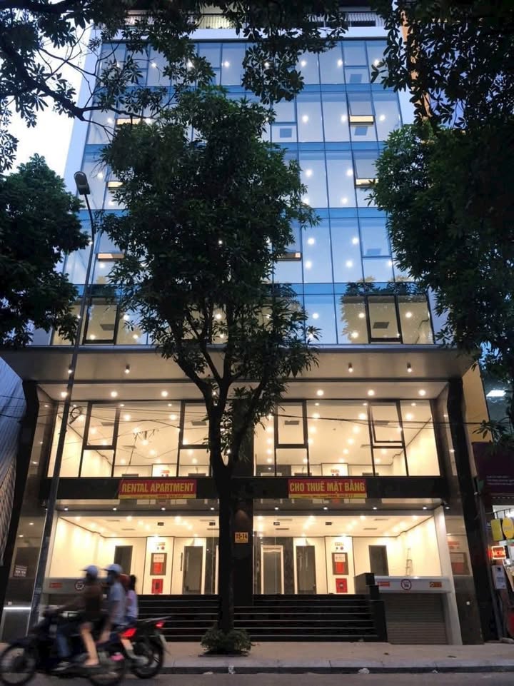 Cho thuê văn phòng tại Trung Hòa - Nhân Chính 40 triệu/tháng - View đẹp, vị trí đắc địa!